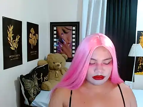 TSbrianaHugeCock live sex cam