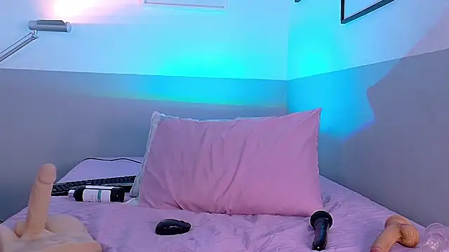 cutepetitee webcam stripchat model stream image