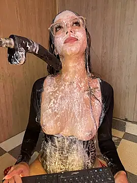 valentinabianchi (F milf) - 1 liter milk and 5 min control V0m