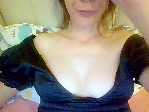 lustydream4u (F milf) - happy smile