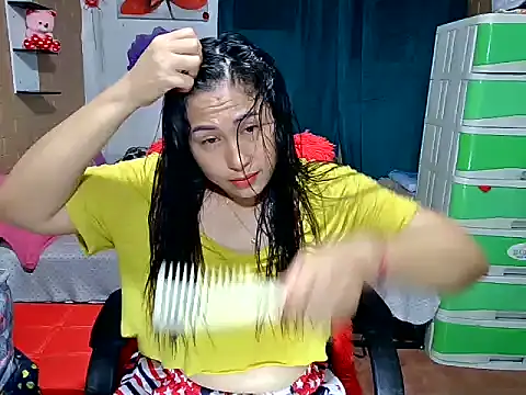 Ugly-Filipina live sex cam