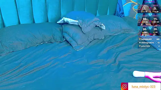 Lunamistyc live sex cam