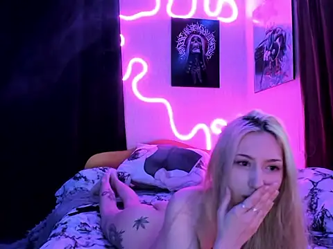 darkang3ix (Ask my age) - topless blow job