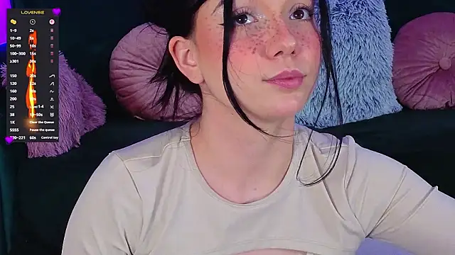 avery-- - Avery--'s free webcam - UK Sex Cams