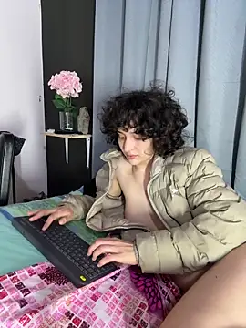 Webcam Model (TeensNews18)  is live.Free join now!