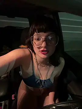 urpuppymoon from StripChat is Freechat