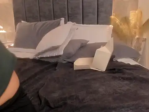 Lunaa_bellaa live sex cam