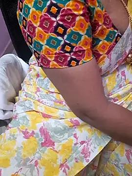 tamil_ammani (F milf) - Boobs show😜😜😝🥰🔥🔥🔥