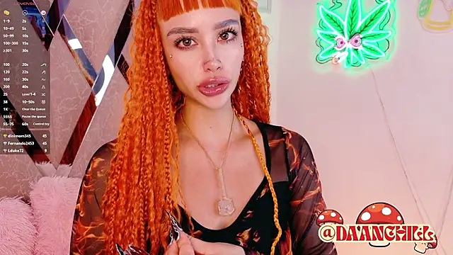 scarlettrusso1 - ScarlettRusso1's free webcam - UK Sex Cams