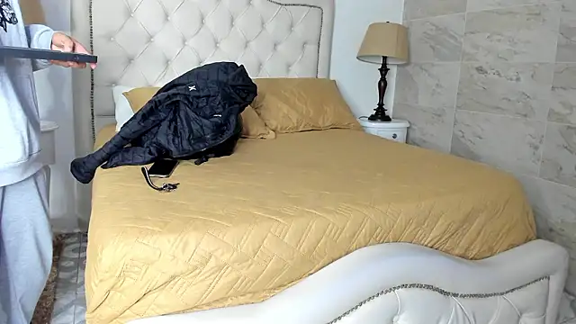 ibratxandy (Ask my age) - two fingers in my ass and cum show