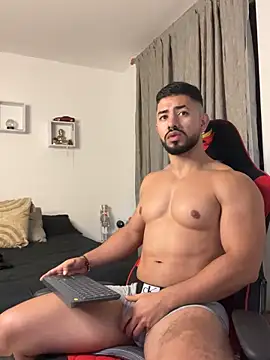 ezzio_scolaro - Ezzio_Scolaro's free webcam - UK Sex Cams