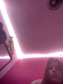 ukemoslut - Ukemoslut's free webcam