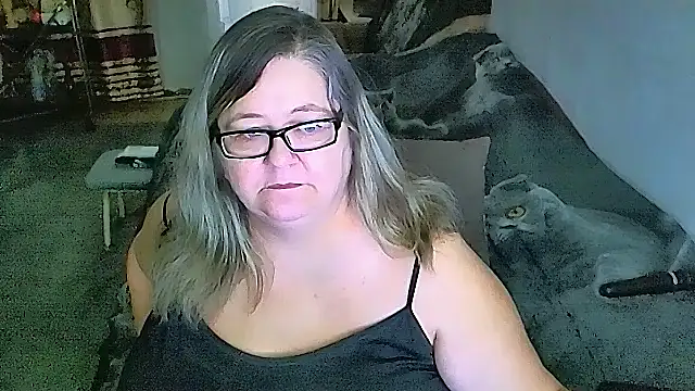 sex2 (F mature) - naked, squirt