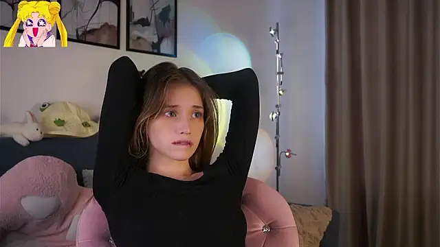 edlinhargus (F teen) - morning pussy tickling