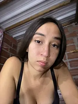 Webcam Model (RAKEL37)  is live.Free join now!