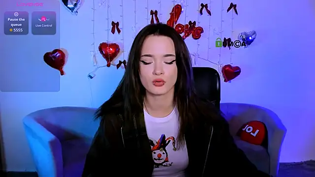 liana_kisses - Liana_kisses's free webcam - UK Sex Cams