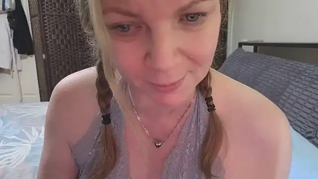 l4dyc4pricorn76 live sex cam