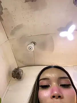 Notaestheticallykylinee webcam