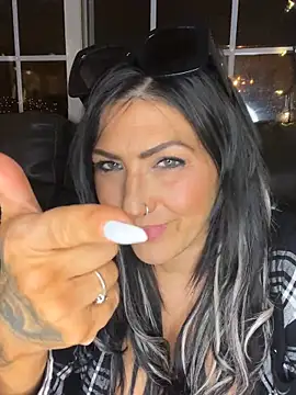 LittleMissEeve webcam