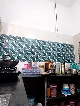 Webcam Model (Hot-Tinaa)  is live.Free join now!