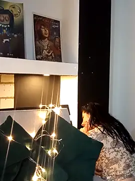 Webcam Model (sirena_dorada29)  is live.Free join now!