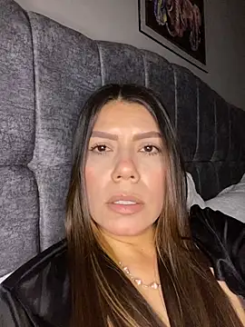 Webcam Model (martina_contreras)  is live.Free join now!