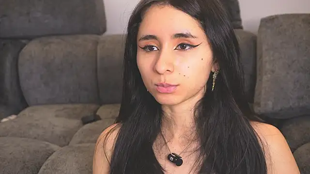 angelinepossy (F teen) - anal whit megapepe