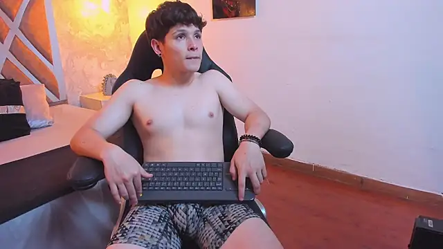 kraven_lust (M young) - KRAVEN NAKED!🍆🍑