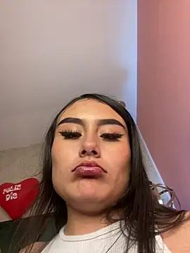 valeria_pink18 - Valeria_pink18's free webcam - UK Sex Cams