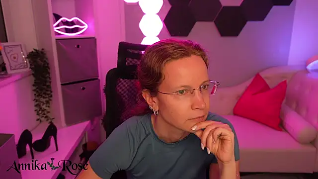 annikarose - AnnikaRose's free webcam - UK Sex Cams
