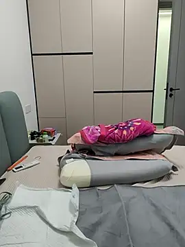 美女zzdd999在线直播