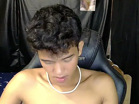 hugekenbigcock - Hugekenbigcock's free webcam