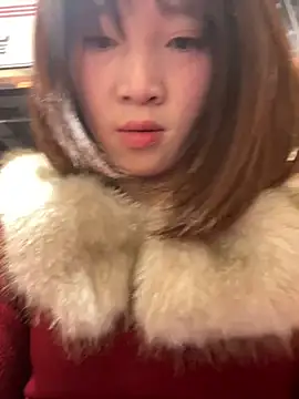 美女littleqiu在线直播