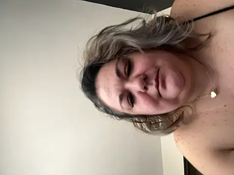 mikyvesela - MikyVesela's free webcam - UK Sex Cams