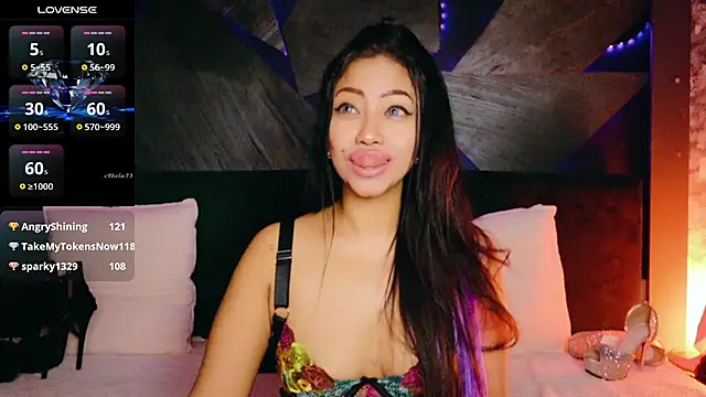 ElyaQuinn live sex cam