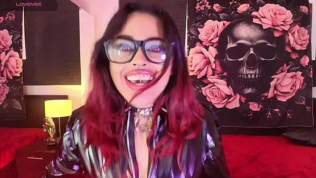 evaafoxxy1 - EvaaFoxxy1's free webcam - UK Sex Cams