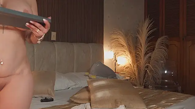 kateowens (F young) - make me moisten my pussy 💕