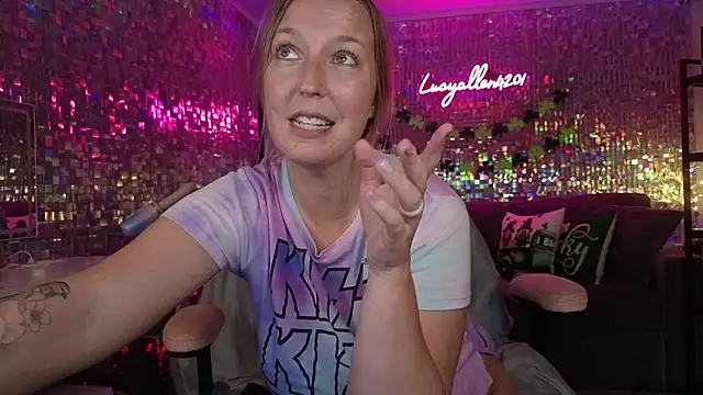 lucyallen4201 Live Webcam on Stripchat