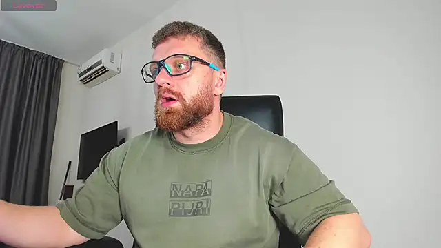 findom_guy (M young) - hard cock