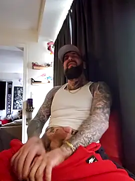 Beardedtattood webcam