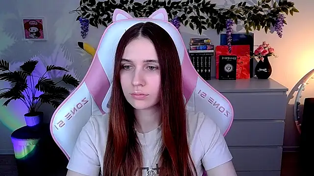 alicecharmy (F young) - For Leo's food :)