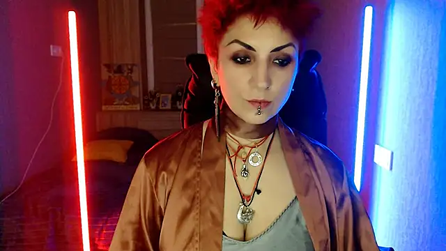 sweet-n-strong (F milf) - on vacation in Georgia:fire::heart: