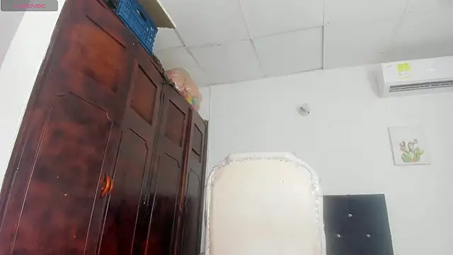 barbie_ds (T young) - A finger in my ass