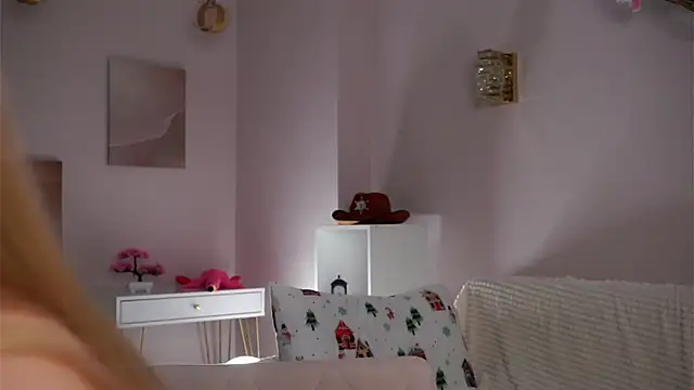 SunnivaCovil live sex cam