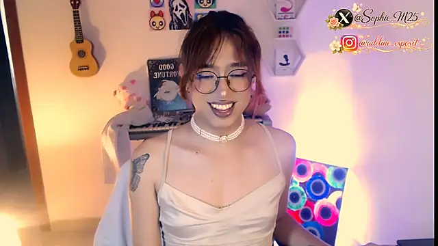 AdelineEsposito webcam