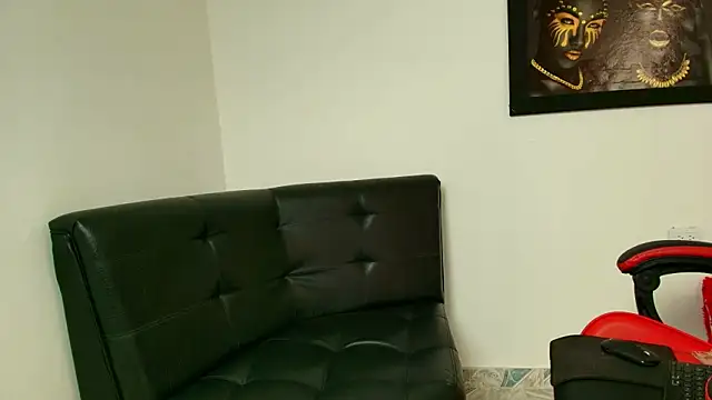 sara_lux1 - Sara_lux1's free webcam