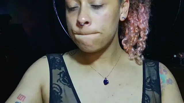 cata_blue__ - Cata_Blue__'s free webcam - UK Sex Cams