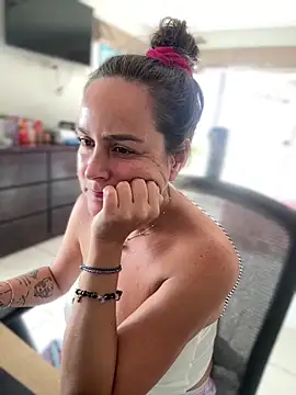 Webcam Model (misslulipop)  is live.Free join now!