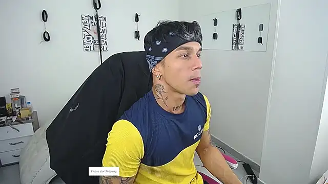 Leonard_Price live sex cam