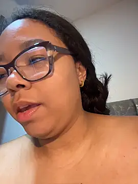 Webcam Model (XMara)  is live.Free join now!